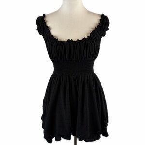U O Rosie Smocked Tiered Romper Size L Swiss Dot Milkmaid Cottage Dark Coquette